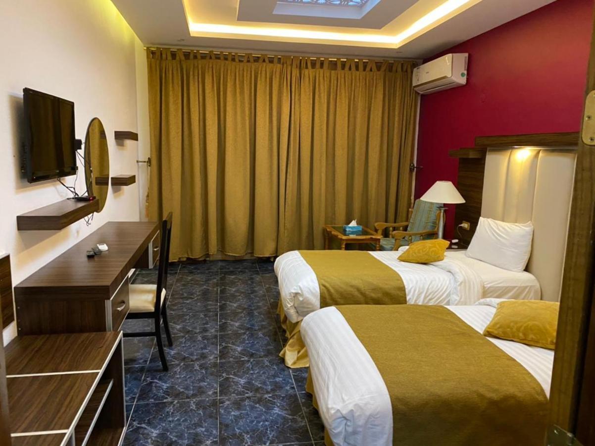 Al Anbat Hotel & Restaurant Wadi Musa Extérieur photo
