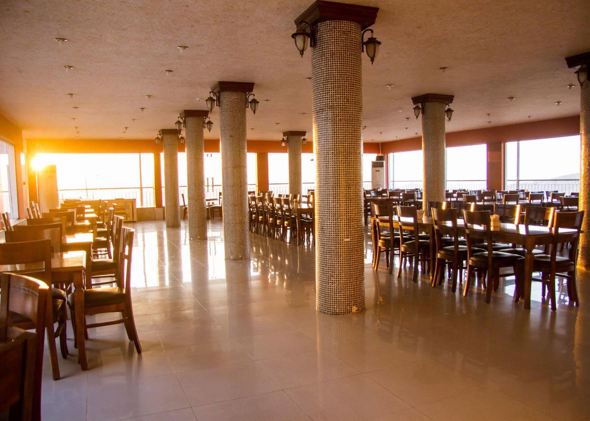Al Anbat Hotel & Restaurant Wadi Musa Extérieur photo