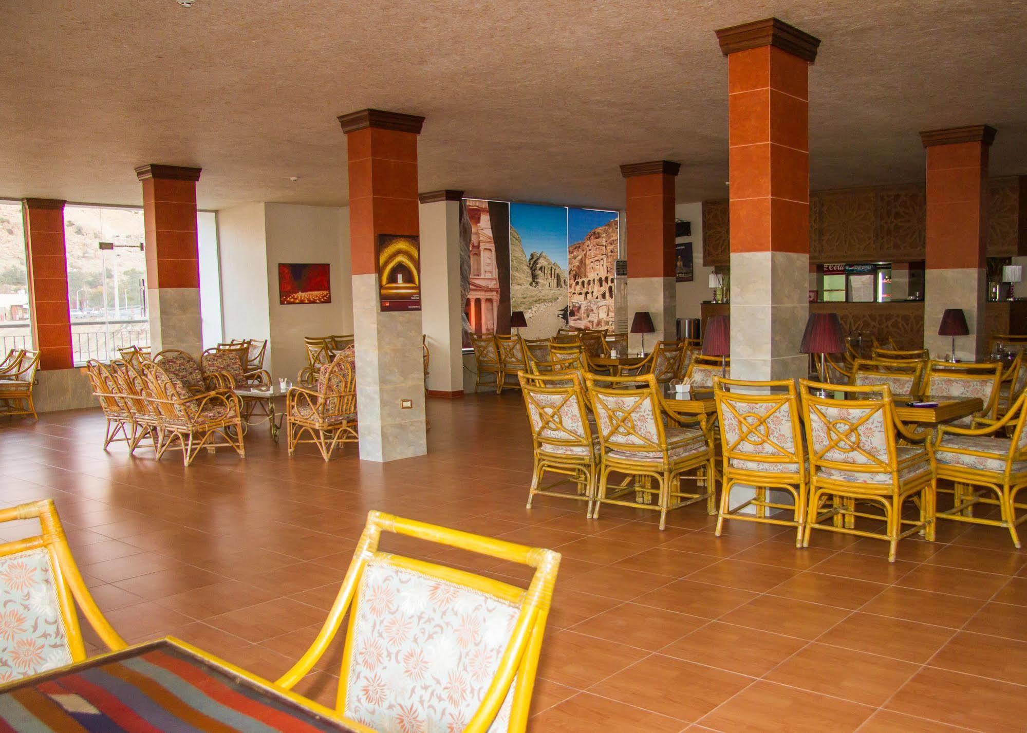 Al Anbat Hotel & Restaurant Wadi Musa Extérieur photo