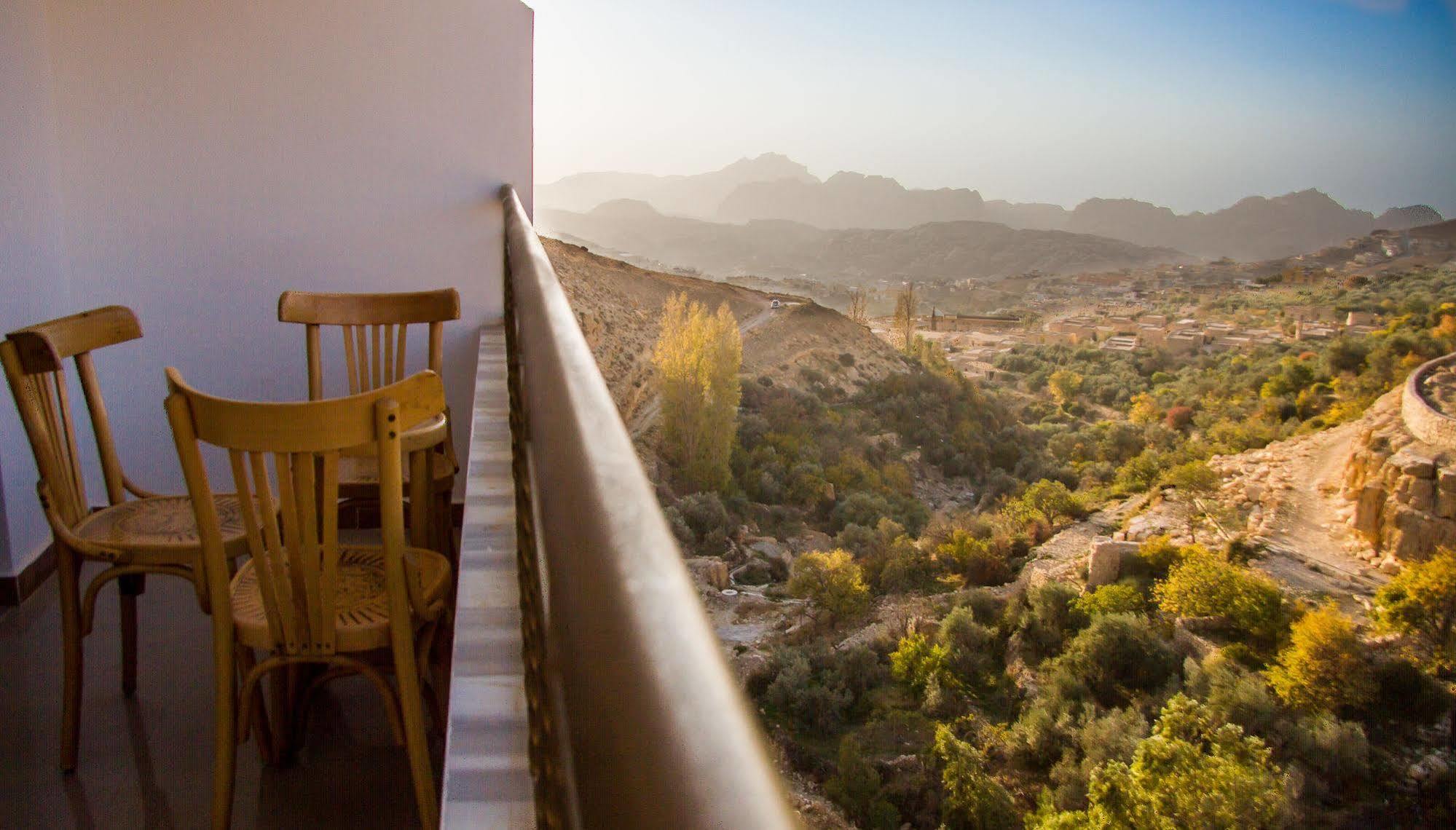 Al Anbat Hotel & Restaurant Wadi Musa Extérieur photo