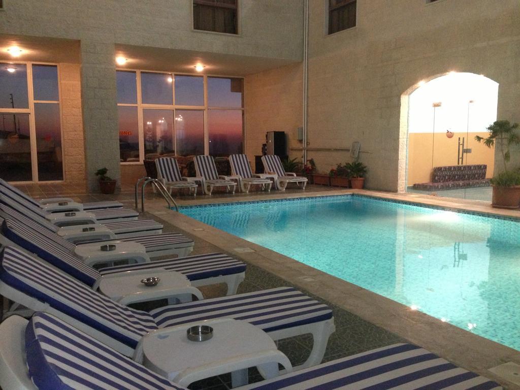 Al Anbat Hotel & Restaurant Wadi Musa Extérieur photo